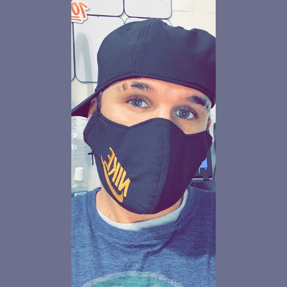 Meet your Posher, Mike 🤟🏽😁 - Picture 11 of 17